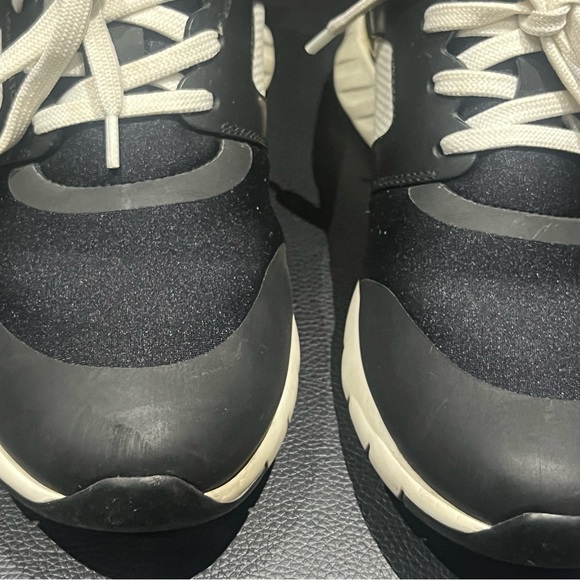 Lv women’s runners - Picture 9 of 12